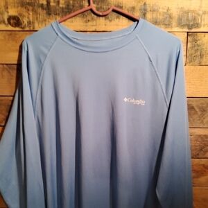 Columbia Sky Blue Crew Neck Shirt